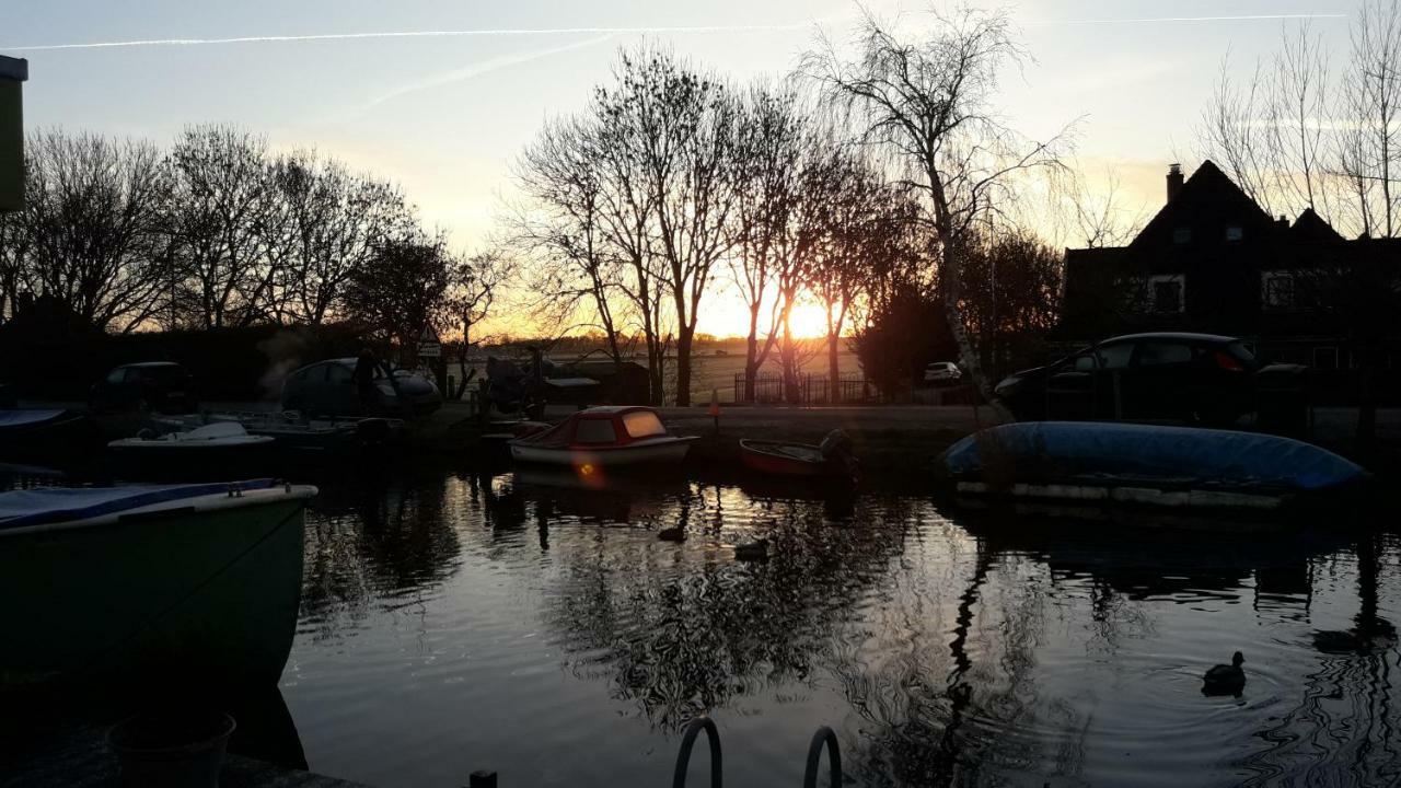 Out Of Amsterdam, River Apartment Close To City Broek in Waterland Exterior photo